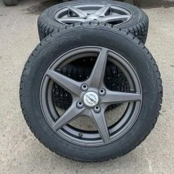 14″ Vinterhjulspaket Nokian Dubb Till Mopedbil